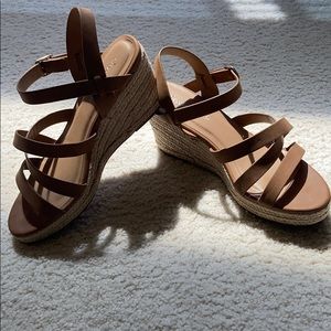 CityClassified Nude/Straw Wedges